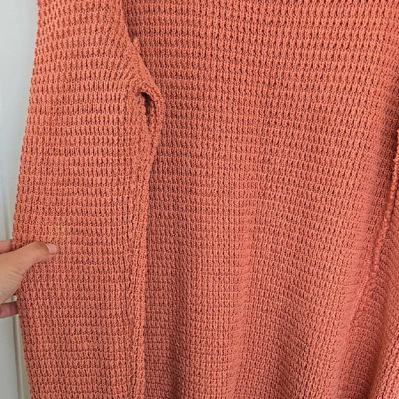 Free People Women's  Coral-Salmon Pink Cold Shoulder Knit Sweater Size M - Picture 11 of 16